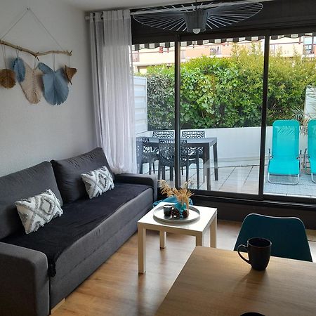 Joli 2 Pieces Sur Le Port Avec Piscine, Terrasse, Parking Appartement Capbreton Buitenkant foto