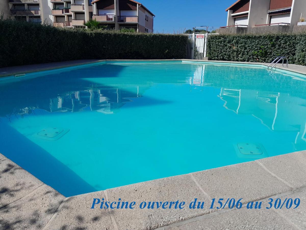 Joli 2 Pieces Sur Le Port Avec Piscine, Terrasse, Parking Appartement Capbreton Buitenkant foto