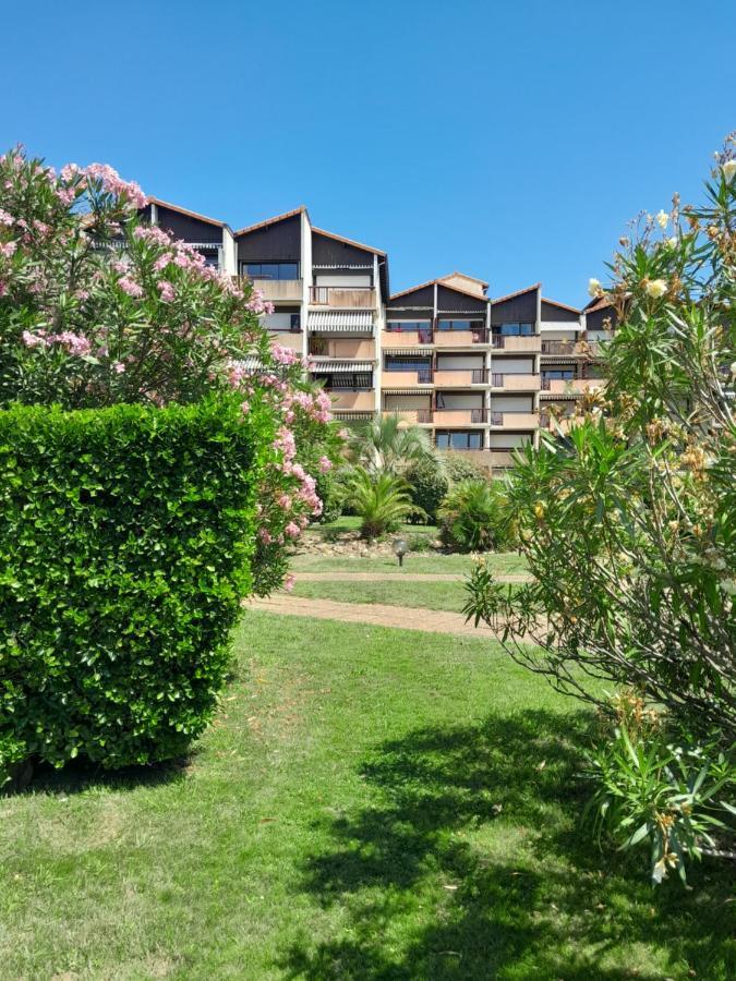 Joli 2 Pieces Sur Le Port Avec Piscine, Terrasse, Parking Appartement Capbreton Buitenkant foto