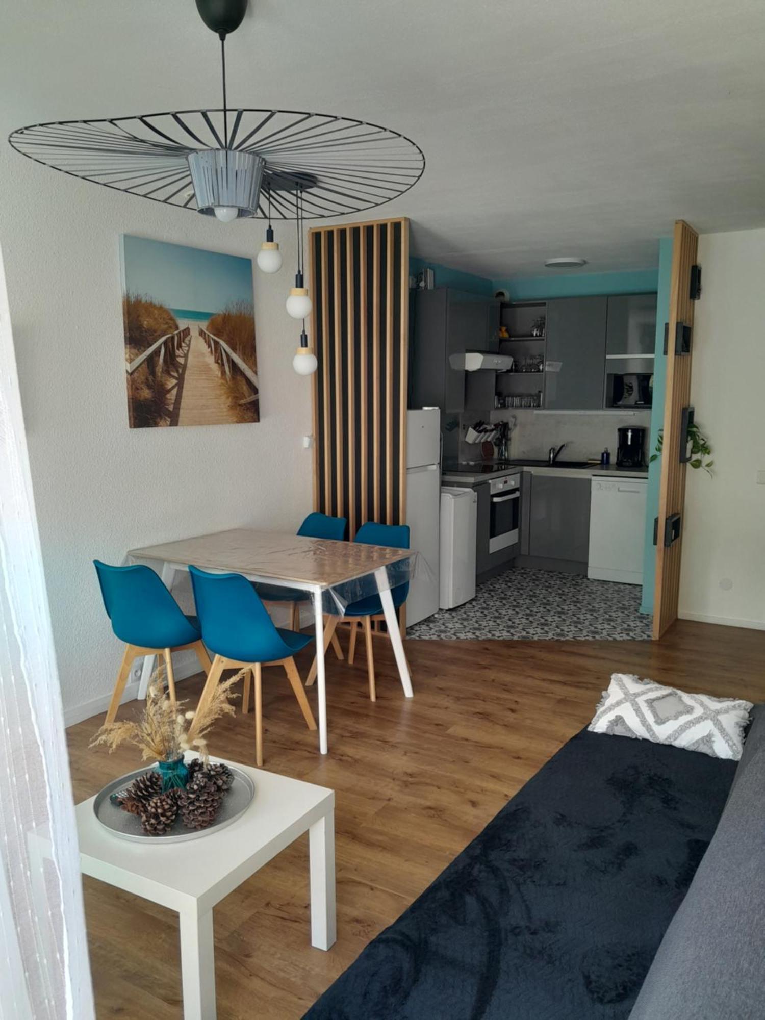 Joli 2 Pieces Sur Le Port Avec Piscine, Terrasse, Parking Appartement Capbreton Buitenkant foto