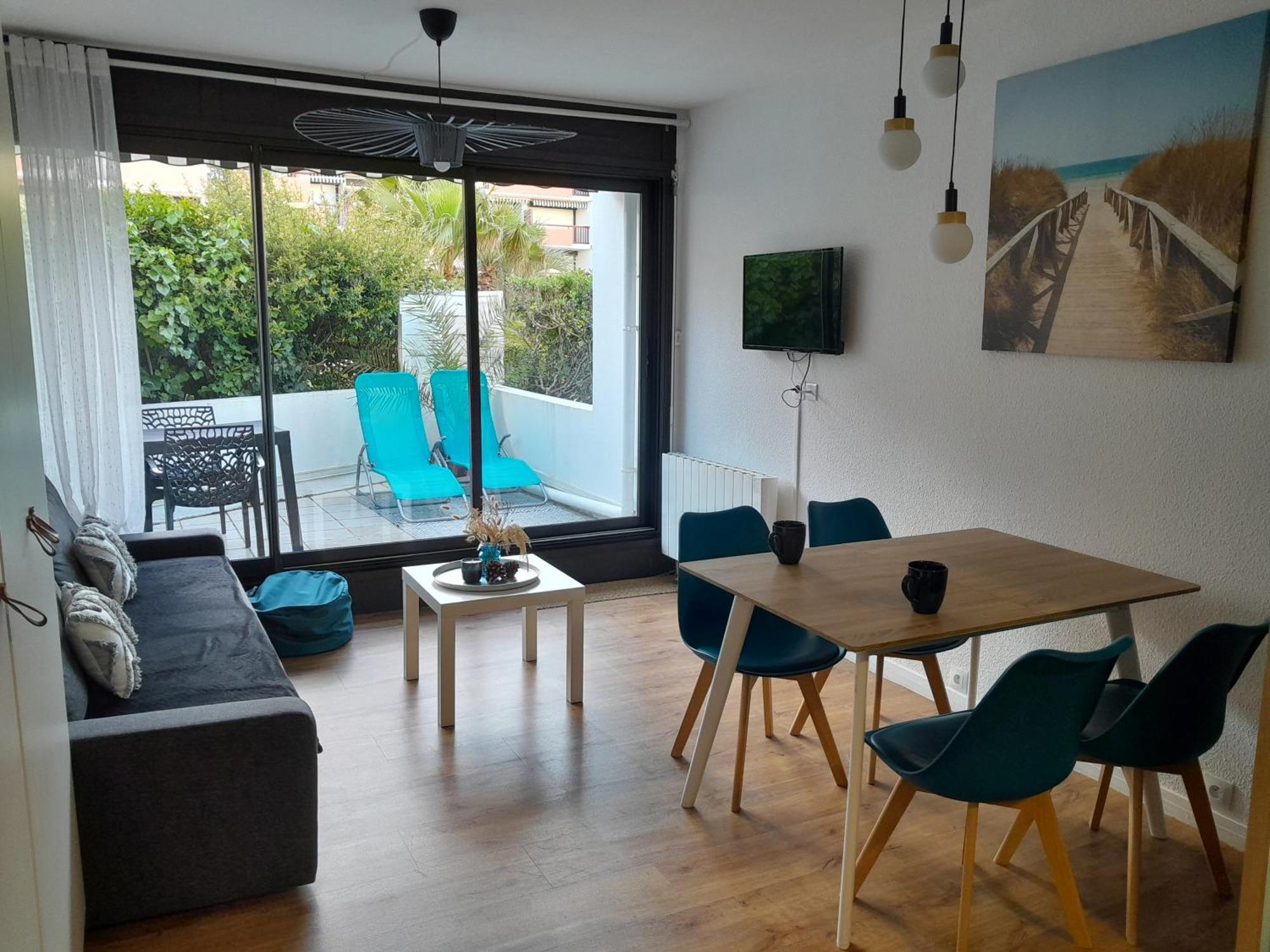 Joli 2 Pieces Sur Le Port Avec Piscine, Terrasse, Parking Appartement Capbreton Buitenkant foto