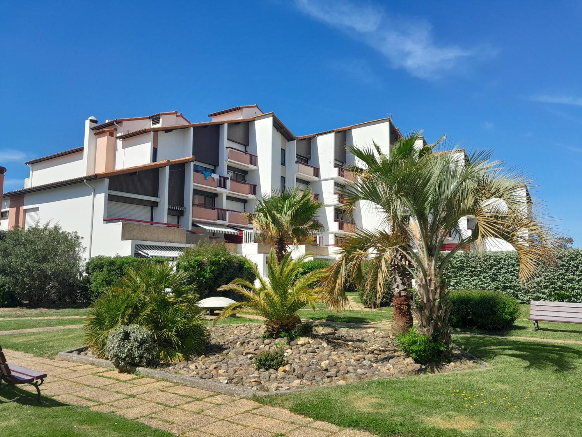 Joli 2 Pieces Sur Le Port Avec Piscine, Terrasse, Parking Appartement Capbreton Buitenkant foto